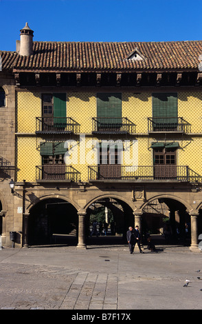 Fassade am Plaza Mayor, spanisches Dorf ("Poble Espanyol"), Montjuic, Barcelona, Spanien Stockfoto