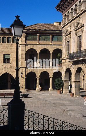Hauptplatz oder Plaza Mayor, spanische Dorf oder "Poble Espanyol Barcelona", Barcelona, Spanien Stockfoto