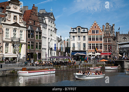 Touristische Sehenswürdigkeiten Wasserbus Korenlei Waterfront Gent Belgien Stockfoto