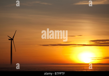 3 Megawatt (MW) Winwind Windkraftanlage am Meeresufer, Finnland Stockfoto