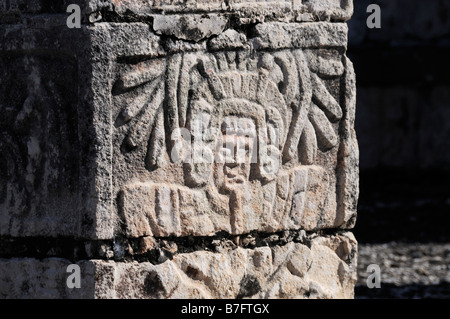 Steinbildhauerei von Maya-Krieger, Chichen Itza, Mexiko Stockfoto