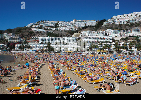 Strand von Puerto Rico auf Gran Canaria auf den Kanarischen Inseln. Stockfoto