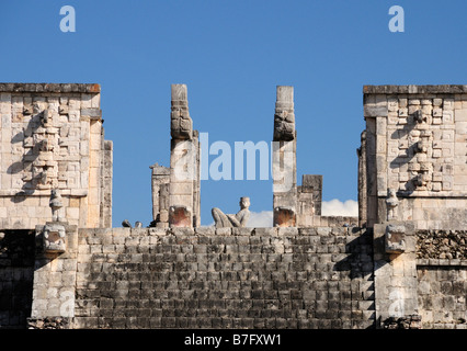 Chac Mool Figur an der Spitze des Tempels der Krieger, Chichen Itza, Mexiko Stockfoto