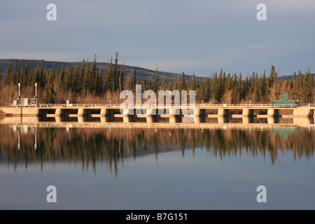 Dam bei Seebe Geisterdorf in Alberta Stockfoto