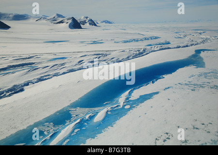 Meltpools nach Druck Grate zwischen George VI Sound und Alexander Island, Antarktis Stockfoto