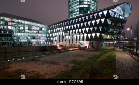 Bürokomplexen im Westhafen Marina-Bereich der Frankfurt Stockfoto