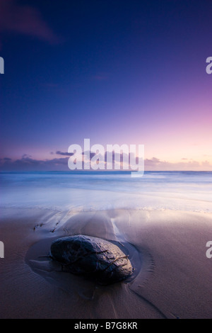 Single Stone Tregantle Strand Whitsand Bay Cornwall UK Europe Stockfoto