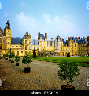 Gärten und White Horse oder Verabschiedung Innenhof Chateau de Fontainebleau Seine et Marne Ile-de-France Frankreich Europa Stockfoto