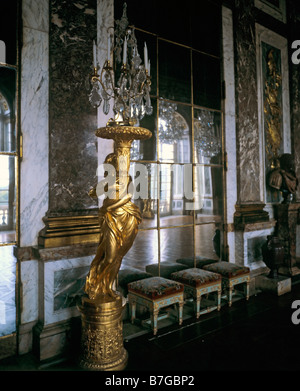 Kandelaber im Spiegelsaal von Schloss Versailles-Frankreich Stockfoto