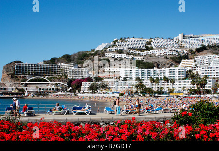 Strand von Puerto Rico auf Gran Canaria auf den Kanarischen Inseln. Stockfoto