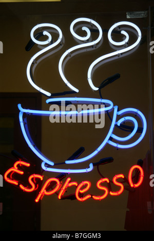 Espresso-Neon-Schild in einem Schaufenster, Ventura, Kalifornien, USA Stockfoto