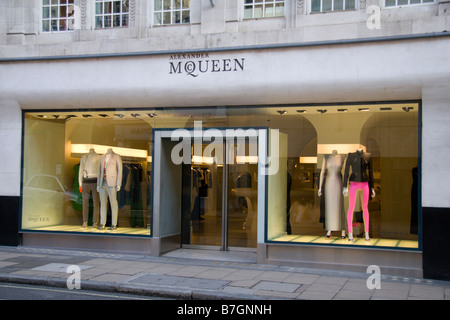 Die Mode von Alexander McQueen speichern auf Old Bond Street, London.  Jan 2009 Stockfoto