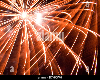 Feuerwerke bilden einen roten Stern Stockfoto