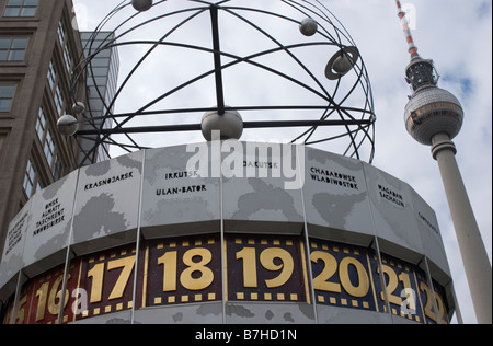 Weltzeituhr Weltzeituhr von Eric John in Alexanderplatz Berlin Stockfoto