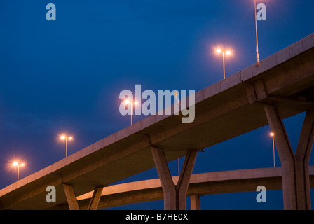 Hochstraßen an der Rama 9 Bridge, Bangkok. Thailand Stockfoto