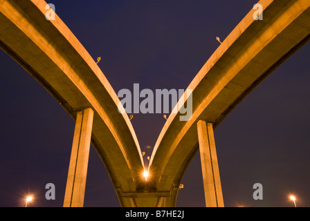 Hochstraßen an der Rama 9 Bridge, Bangkok. Thailand Stockfoto