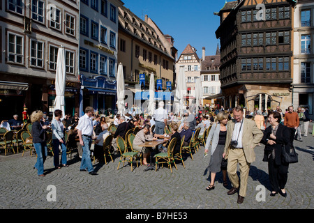 Place De La Cathedrale mit der Maison Kammerzell auf der rechten Seite Stockfoto