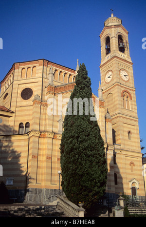 die Kirche von San Lorenzo in Tremezzo am See von Como Lombardei Italien Stockfoto