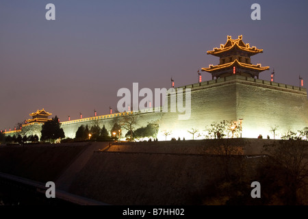 Verzierten Türmchen an einer Ecke der Stadtmauer, die Xian in China umkreist. Stockfoto