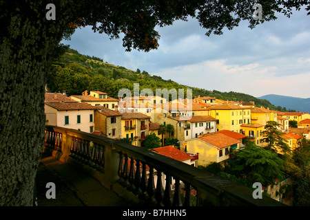 Hillside-Häuser in Cortona Toskana Italien Stockfoto