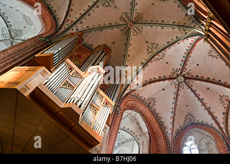 Orgel mit verzierten Decke in der Marienkirche St. Marys Kirche drittgrößte Kirche in Deutschland-Lübeck Stockfoto
