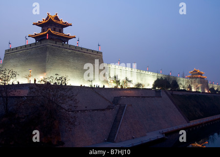 Verzierten Türmchen an einer Ecke der Stadtmauer, die Xian in China umkreist. Stockfoto