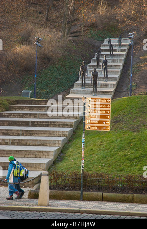 Denkmal für die Opfer des Kommunismus, die Ujezd Straße in Mala Strana in Prag Tschechische Republik Europa überlebt Stockfoto