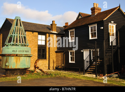 Bild von der alten Leigh Buoy einst an der Mündung, die jetzt eine Touristenattraktion in alten Leigh-on-Sea-Erbe-Mitte ist. Stockfoto