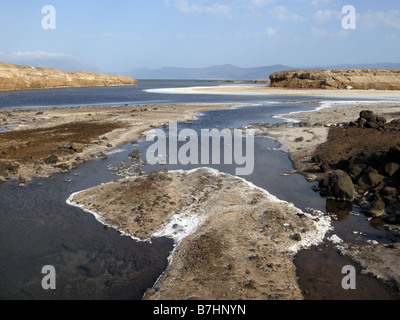 Mit Blick auf Lake Assal, tiefsten Punkt in Afrika und Saltiest Ort auf der Erde anzeigen. Dschibuti. Stockfoto