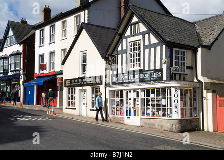 dh Hay on Wye POWYS WALES Victoria Shopfront Buchhändler Buchhandlung buchstadt Buchhandlungen Stadt Shopper Straße Buchhandlung Menschen Stockfoto