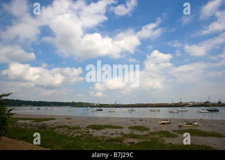 Ansicht des Medway River in der Nähe von Rochester Kent Stockfoto