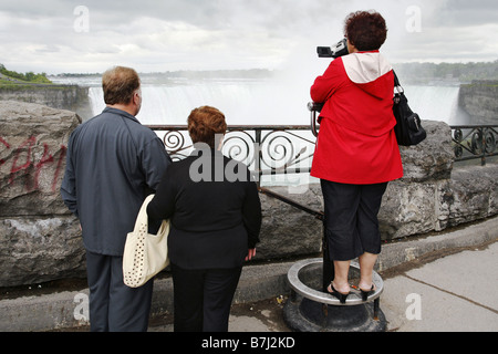 Touristen, Niagara Falls, Kanada & USA-Grenze Stockfoto