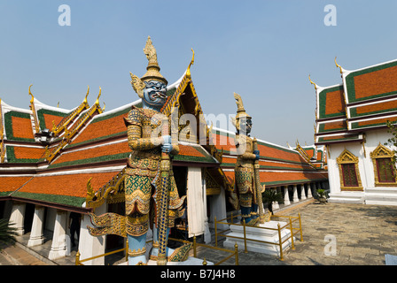 Thotkhirithon riesige Dämonen bewachen einen Ausgang - Wat Phra Kaew und dem Grand Palace in Bangkok Zentralthailand Stockfoto