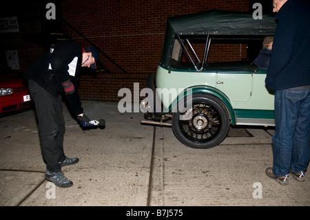 1927 Schallpegel Alvis 12 50 TG Sport während VSCC Measham über Nacht Rallye Januar 24-25-2009 Mess Auspuff Stockfoto