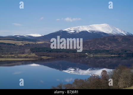 dh Loch Tummel STRATHTUMMEL PERTHSHIRE montieren Schiehallion Spiegelbild im See Stockfoto