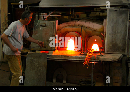 Glasbläsern bei der Arbeit auf der Insel Murano Stockfoto