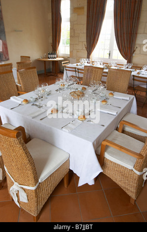 Restaurant Tisch Chateau la Garde Pessac Leognan Gräber Bordeaux Frankreich Stockfoto