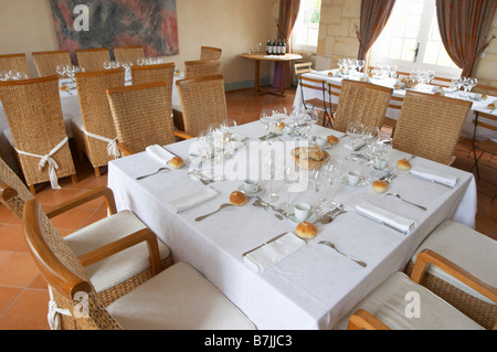 Restaurant Tisch Chateau la Garde Pessac Leognan Gräber Bordeaux Frankreich Stockfoto