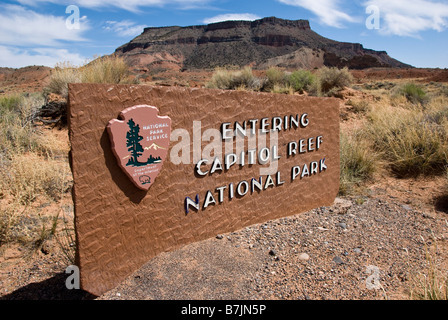 Parkschild-Eintrag auf der Caineville Wash Road, Capitol Reef Nationalpark. Utah. Stockfoto