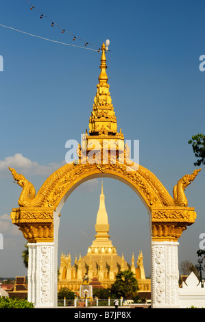 Eingang Tor zum pha tat Lunag Tempel in Vientiane. Laos Stockfoto