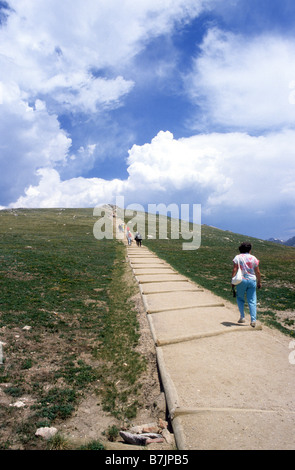 Gehweg an Spitze des Rocky Mountain National Park, Colorado, USA Stockfoto