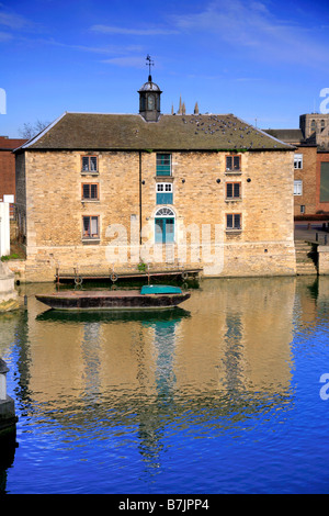 Das Zollhaus Fluss Nene Böschung Peterborough Stadt Cambridgeshire County England Großbritannien Großbritannien Stockfoto