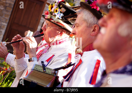 Morris Dancers in Woodstock, Oxfordshire für Bürgermeister Mock Feier 2008 Stockfoto