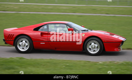 Ferrari 288 GTO fahren auf Strecke Stockfoto