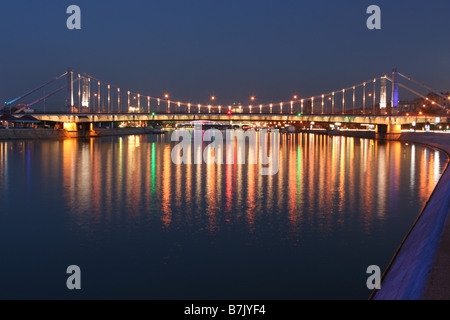 Krymsky Brücke (Krim) in Moskau Stockfoto