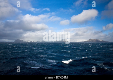 Gletscher treffen die stürmischen Südpolarmeer King George Island Süd-Shetland-Inseln der Antarktis Stockfoto