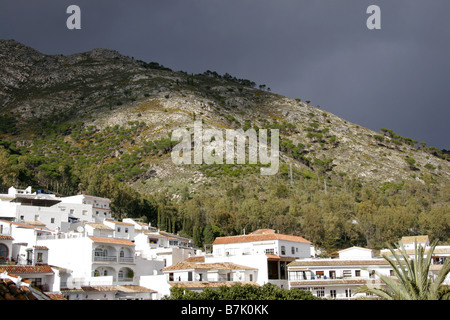 Gewitterwolken über Mijas Andalucia Spanien Stockfoto