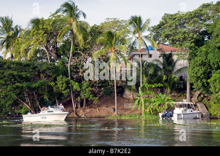 Isletas de Granada, Inseln im Nicaragua-See mit Privatwohnung und Segler Stockfoto