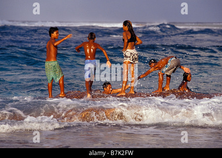 Polynesische Kinder Rangiroa Französisch-Polynesien Pazifischer Ozean Stockfoto