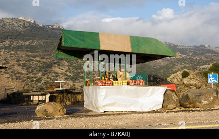 Straße Seite Obst Stall in den Golan-Höhen in der Nähe Ein Kinya Stockfoto